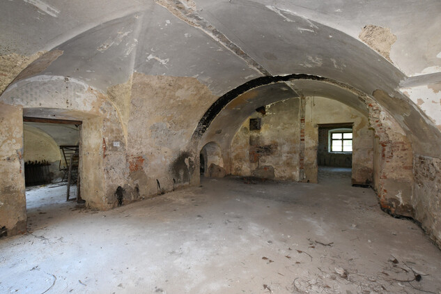Klenutý prostor v přízemí západního křídla (foto Jana Koudelová, 2018)